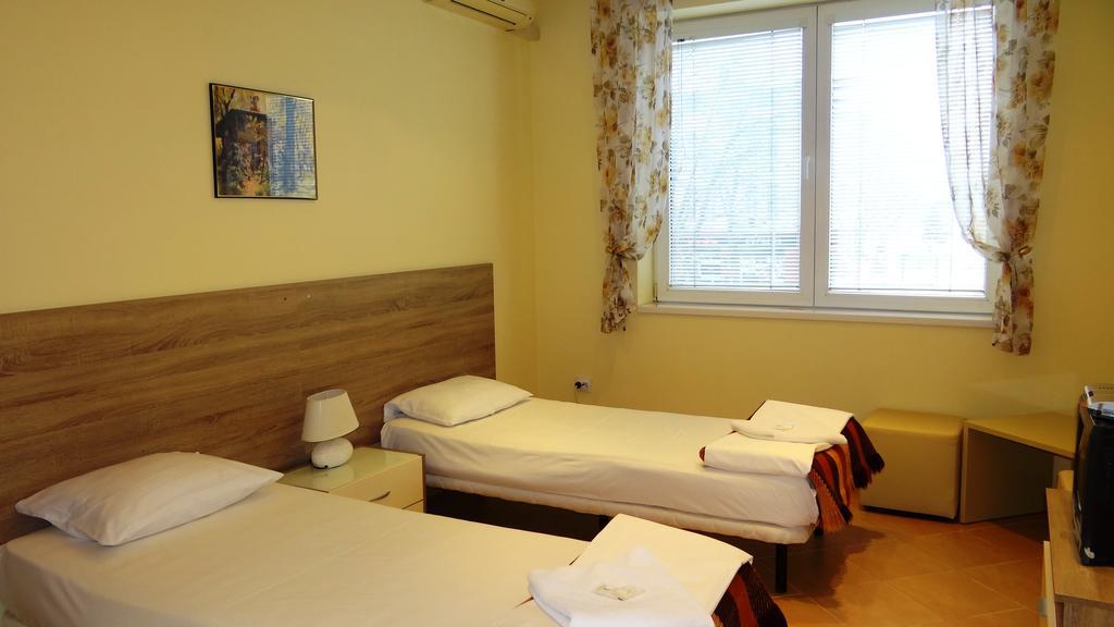 Guest Rooms Kom Sofía Habitación foto